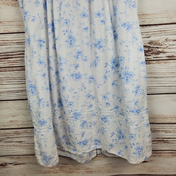 Eileen West Womens Medium White w/ Blue Flowers Cotton Cap Sleeve Short Gown - Picture 10 of 10